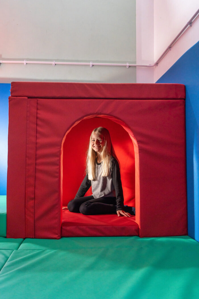 Corner soft play den
